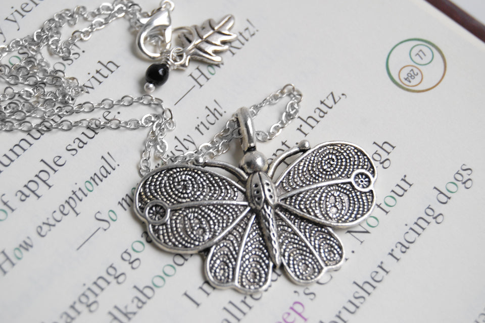 Vintage Style Butterfly Necklace – Enchanted Leaves