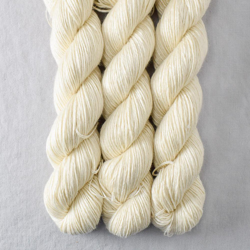 buy undyed yarn