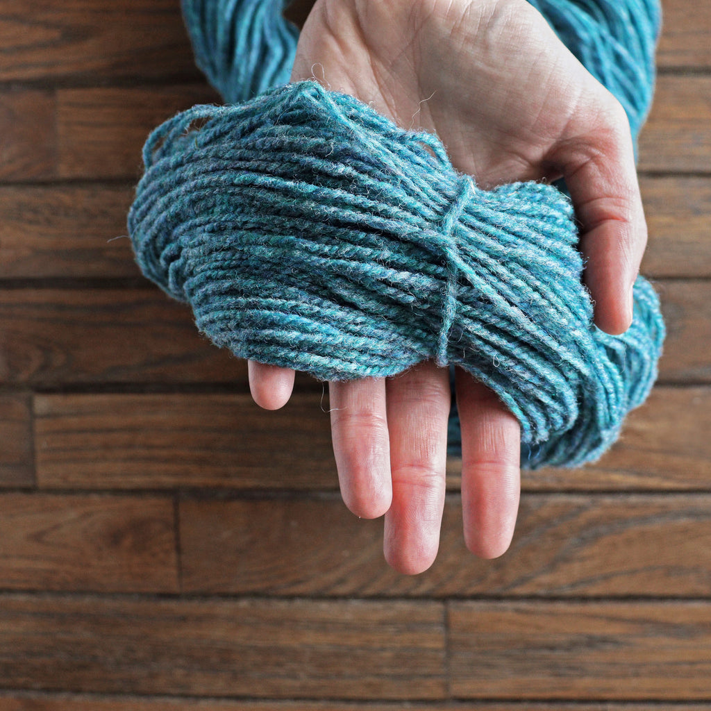 Tie point on skein of yarn