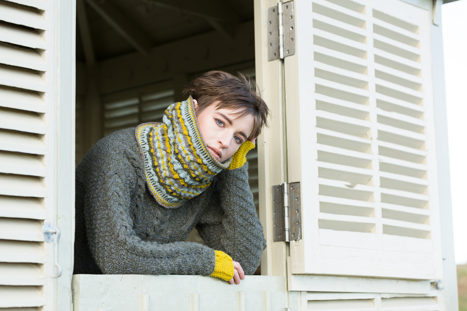 Geo Snood knit in fours colours of Lalland DK