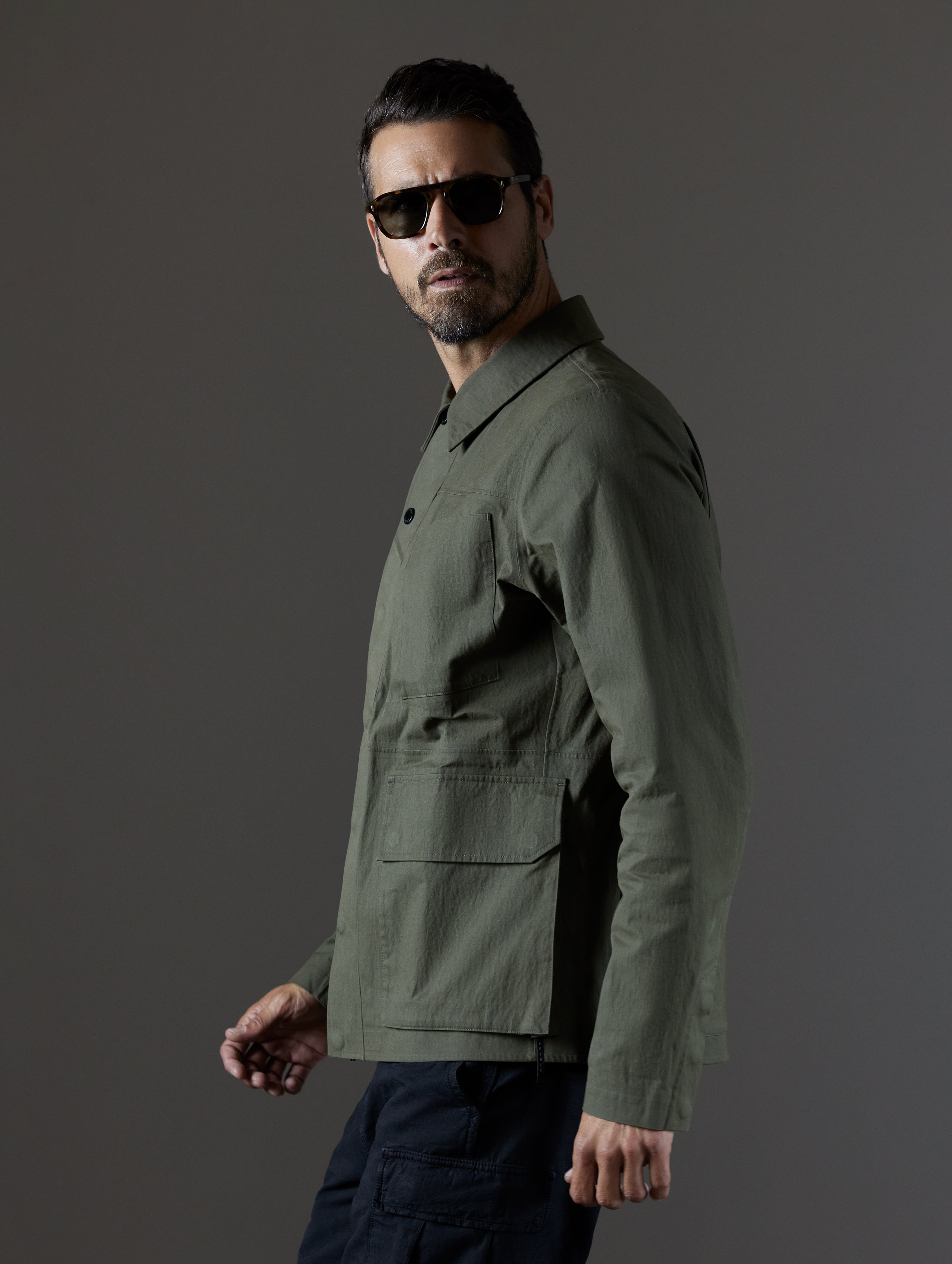 The AETHER + LEICA Reporter Jacket - Forest Green