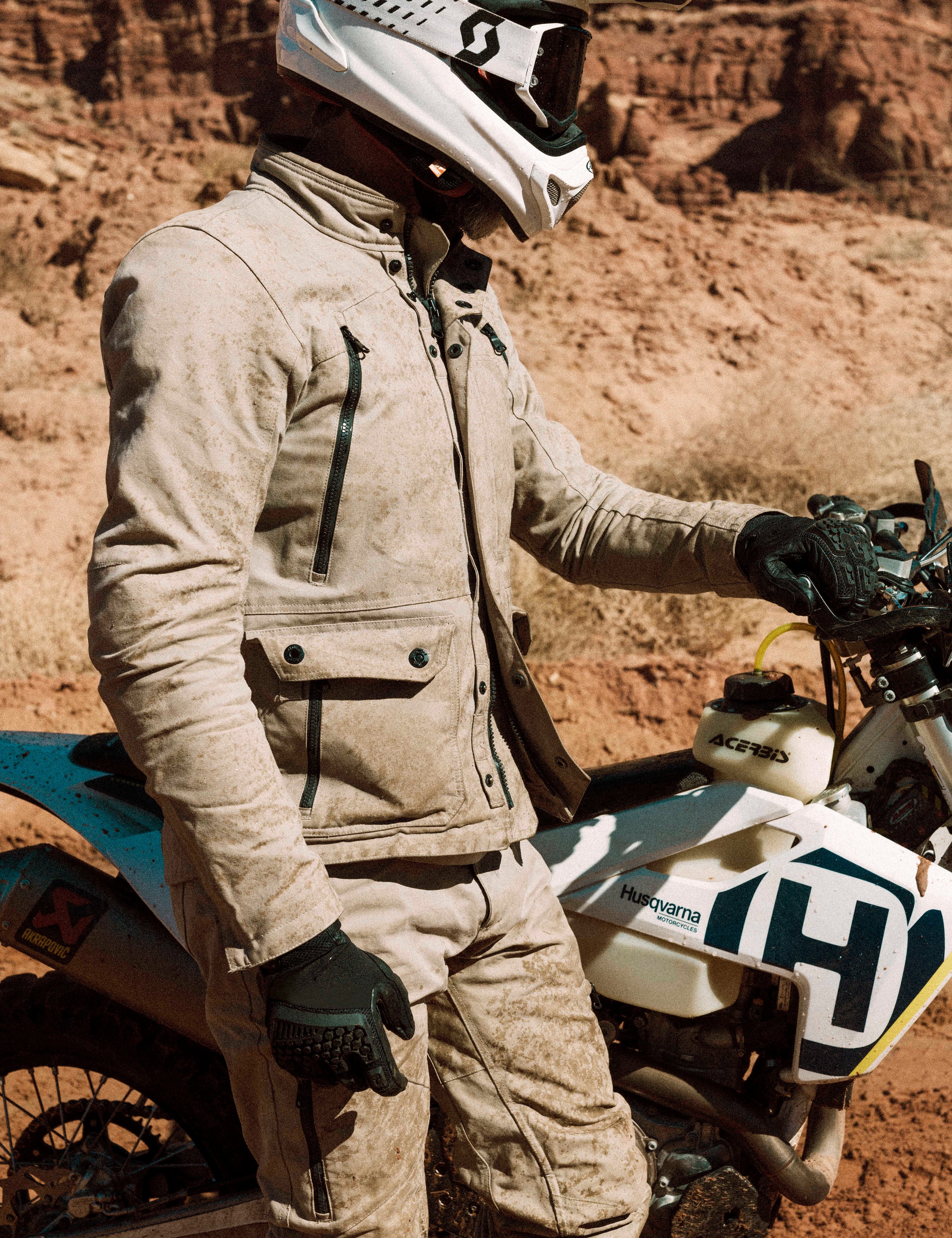 man wearing tan motorcycle jacket