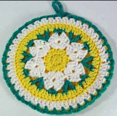 Daisy Potholder Free Pattern– Maggie's Crochet