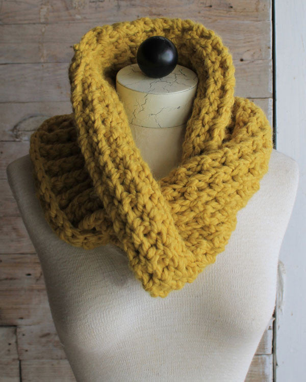 Thick & Quick Infinity Scarves & Cowls Crochet Pattern– Maggie's Crochet