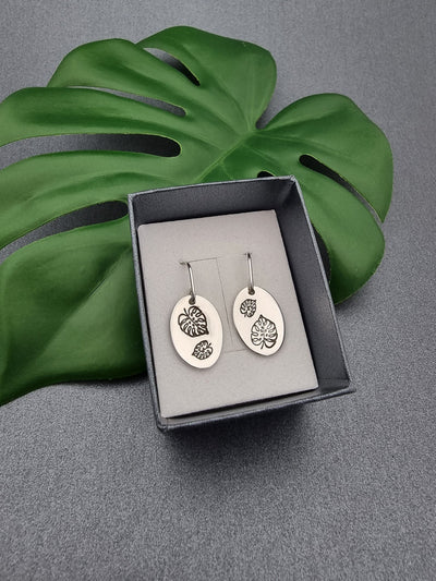 jungle-dreams-monstera-oval-earrings-erin-k-jewellery-396073.jpg__PID:eaec0e27-d630-45b3-a859-8cdd72d2dfe4