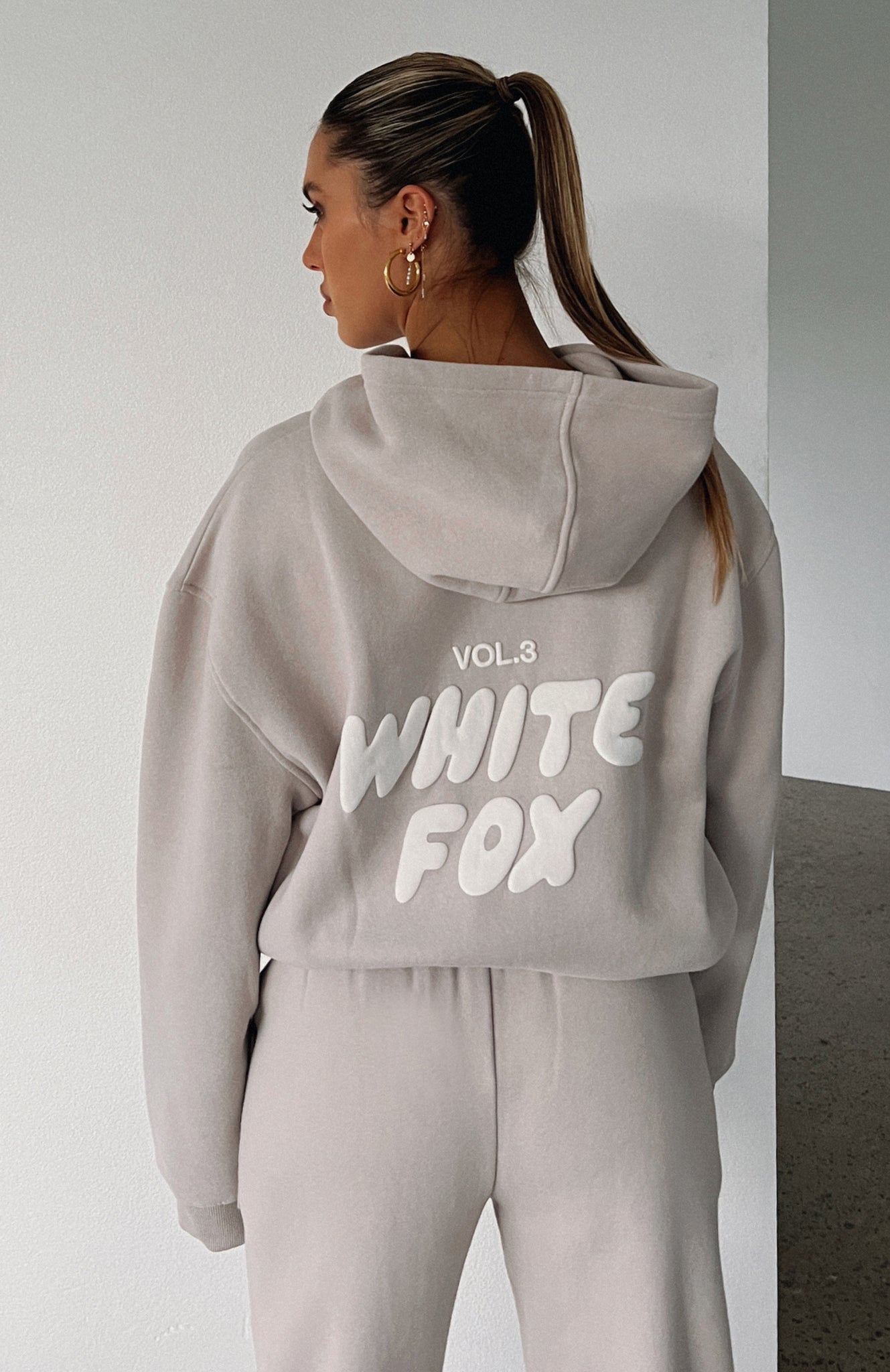 White Fox Offstage Hoodie Moon - Wishupon