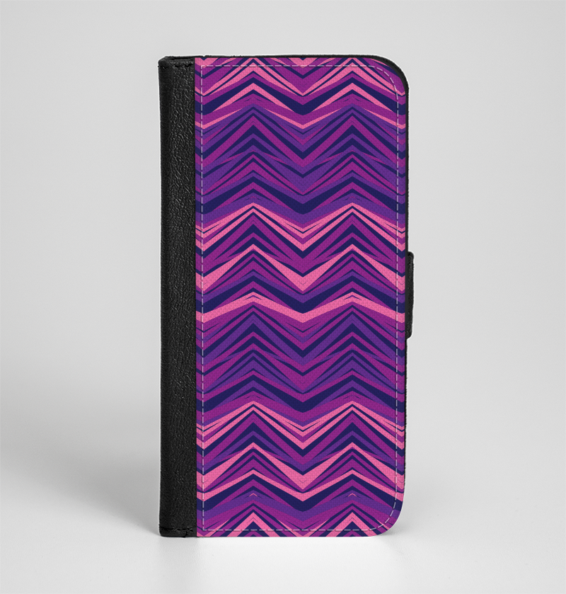 The Purple and Pink Overlapping Chevron V3 Ink-Fuzed Leather Folding Wallet Case for the iPhone 6/6s
