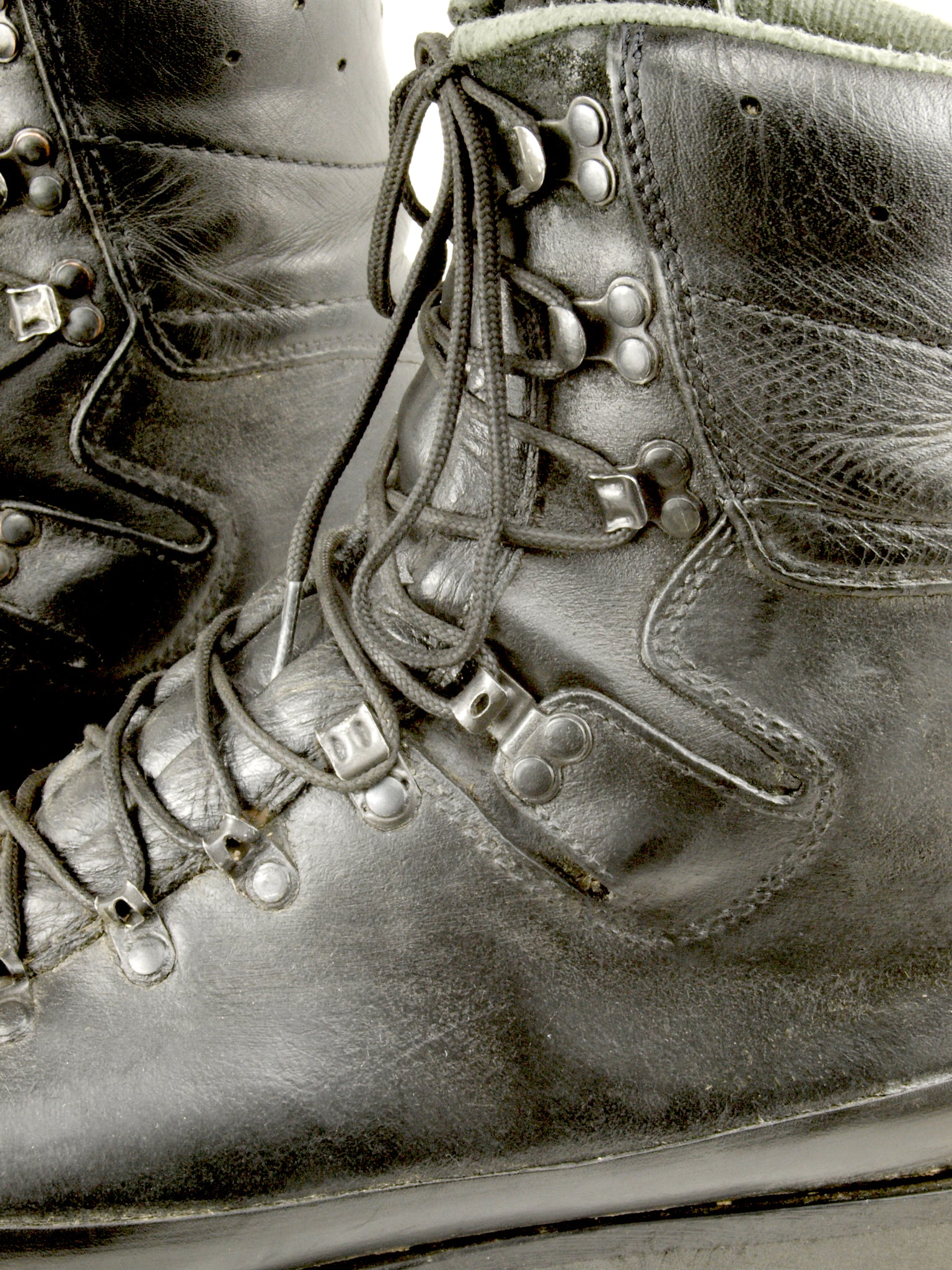 army mountain boots