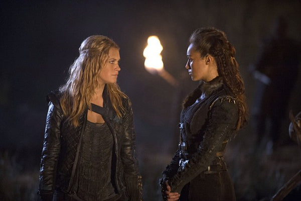 Clarke and Lexa The 100 Hottest Lesbianships