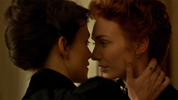 31 Of The Hottest Lesbian Movie Couples Ever Shipped Together – Sesame