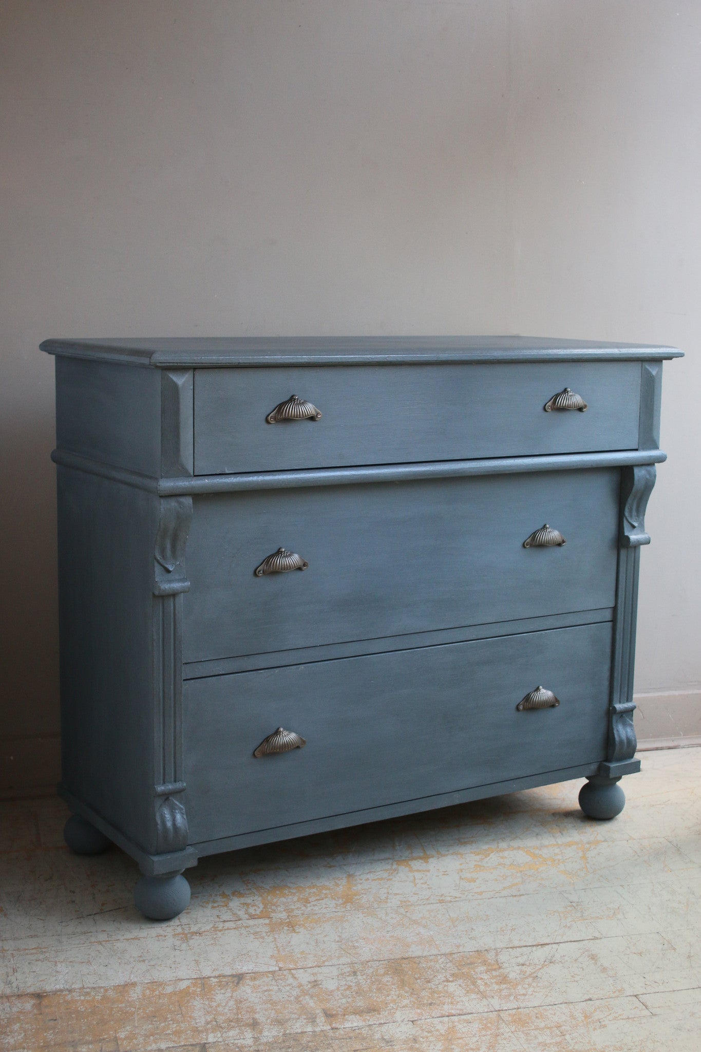 PAINTED CHEST OF DRAWERS Discoverattic   IMG 7086 