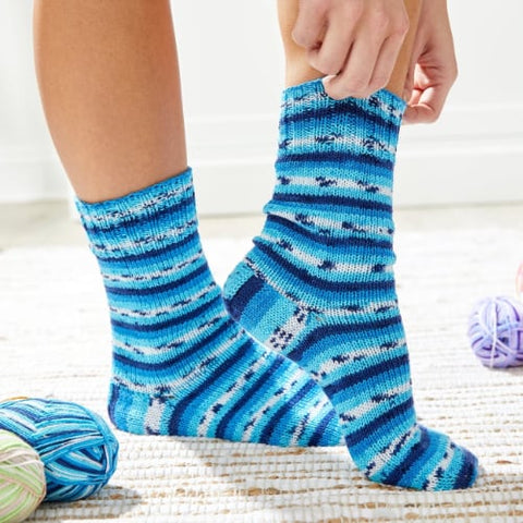 free knitting pattern self striping blue socks