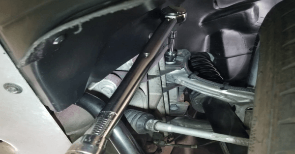 Should control arms be replaced in pairs？ – YITAMotor