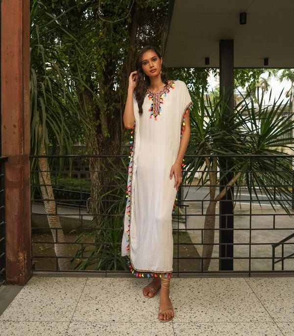 Farah Kaftan White - Seek The Uniq