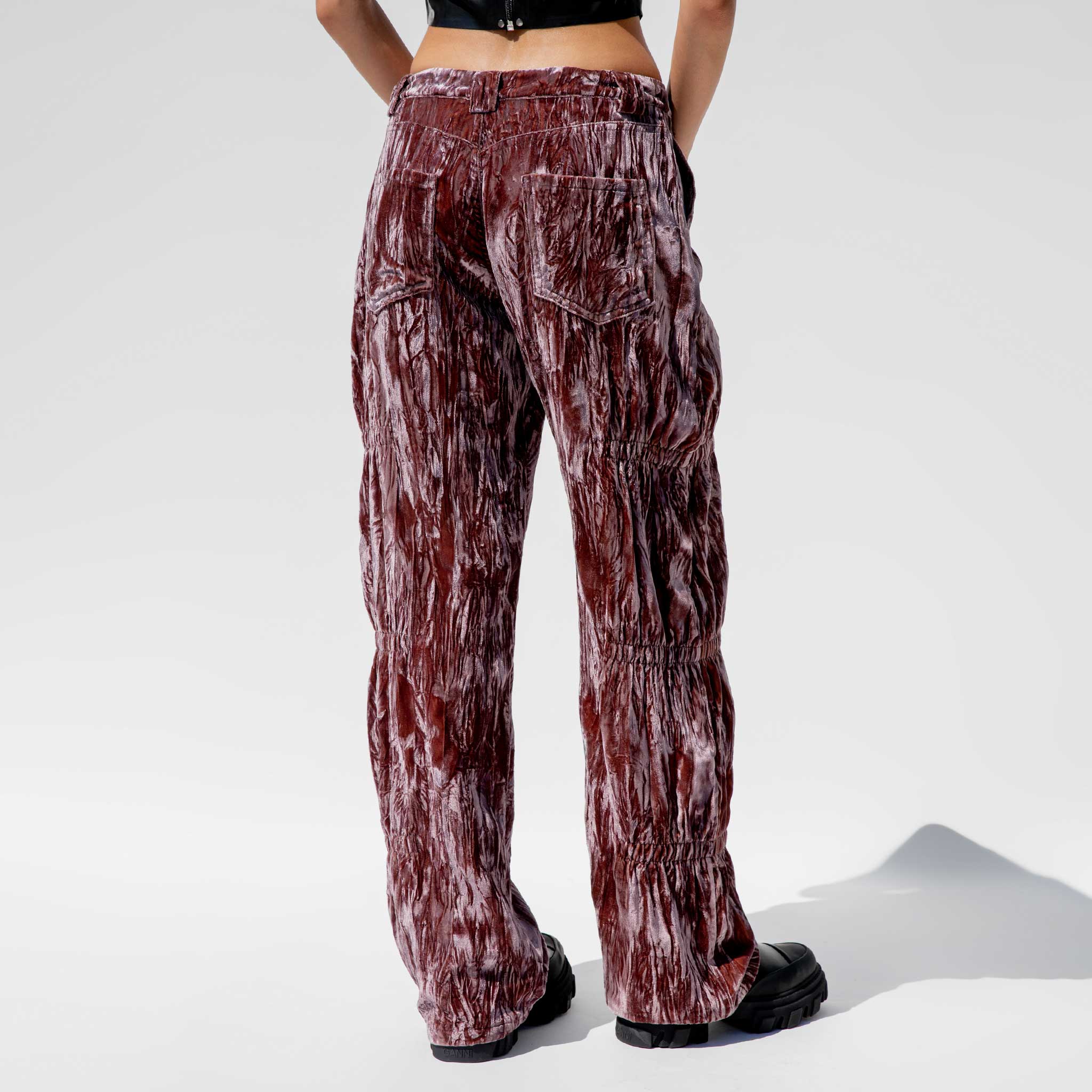 カラーブラックCollina Strada VELVET PANT ブラック - パンツ