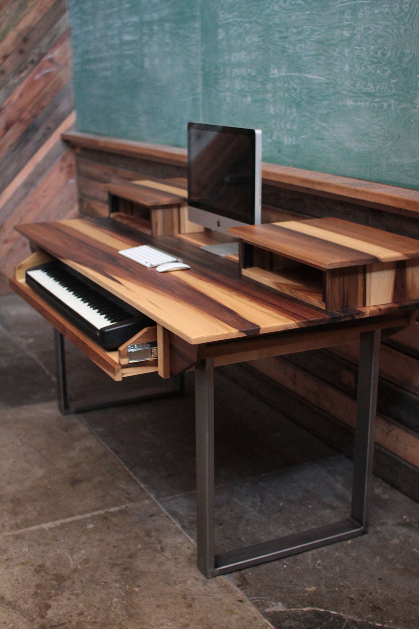 Mid Size 61 key Studio Desk for Audio / Video / Music ...