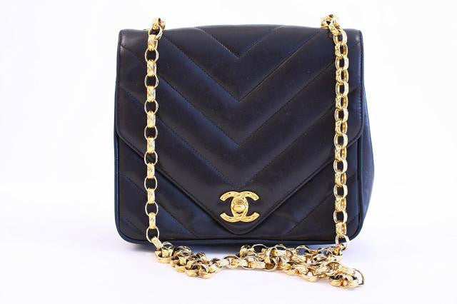 Chanel Chevron Flap Bag 2yr Wear  Tear  Chianingly  YouTube