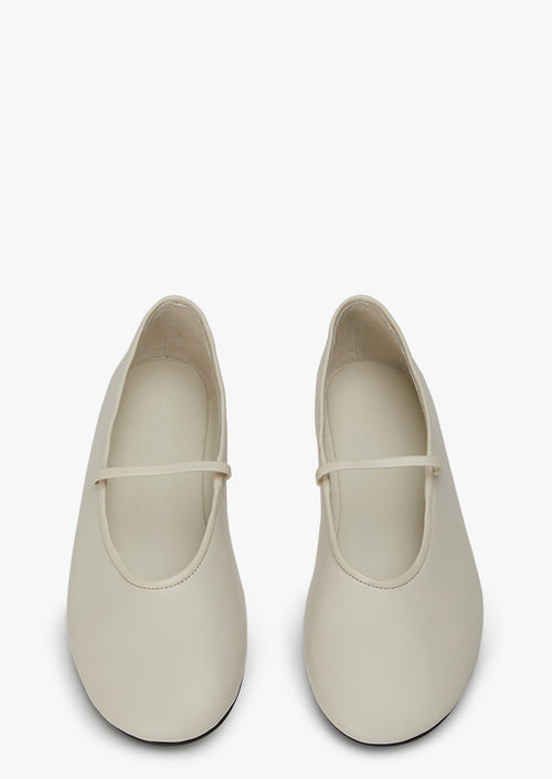 Martinez Dove Nappa Flats