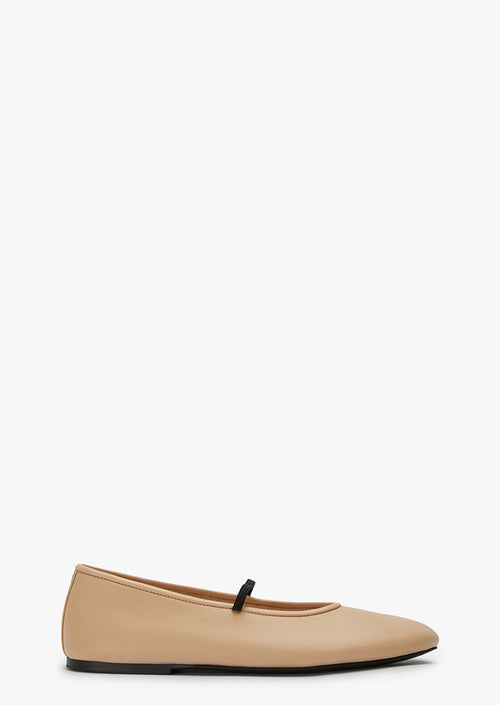 Milla Beech Nappa Flats