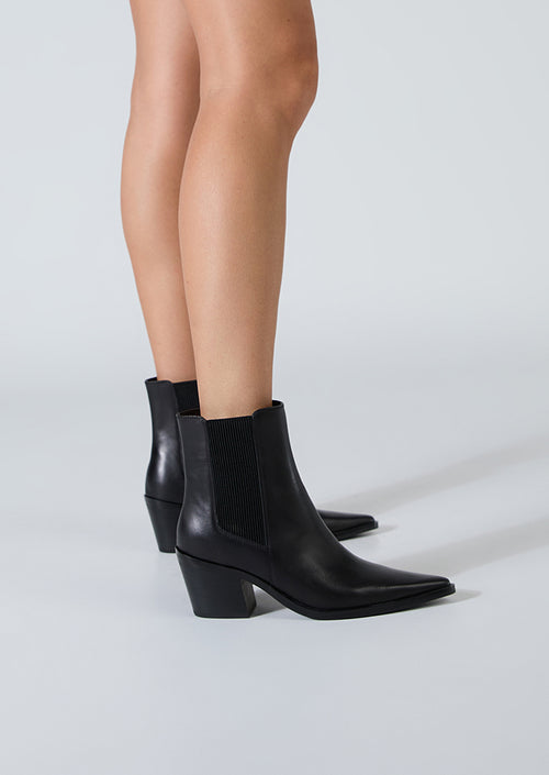 Nigela Black Como Ankle Boots