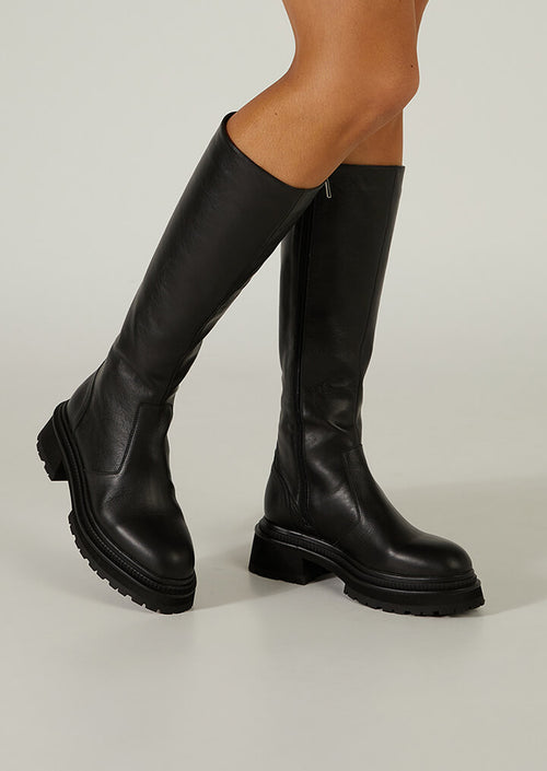 Hitch Black Venice Calf Boots