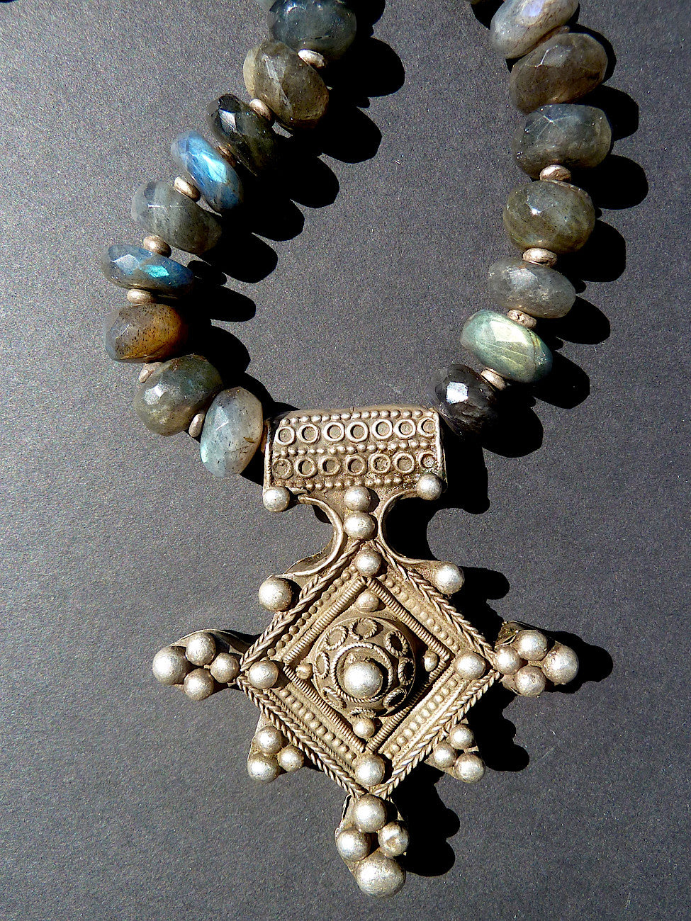 Necklace Labradorite Vintage African Silver Medallion – IMPERIO jp