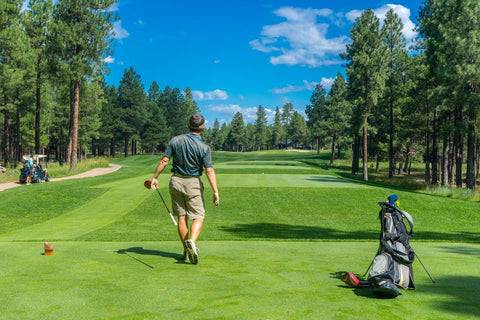 golf club with plenty of props for daily use