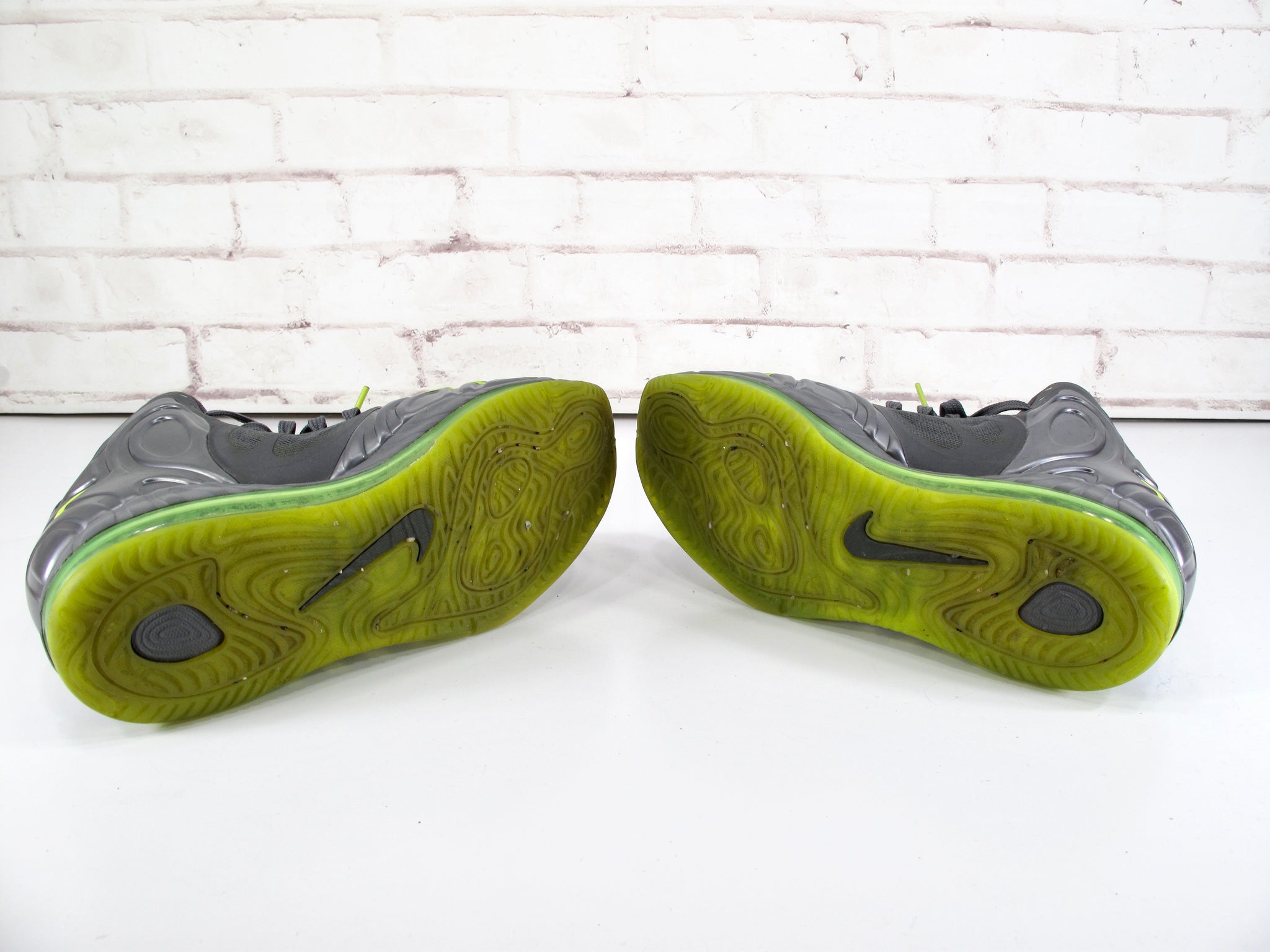 nike hyperposite atomic green