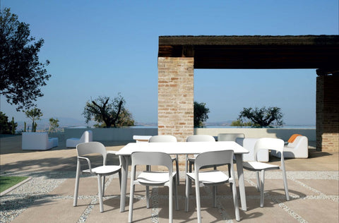ona outdoor arm chair
