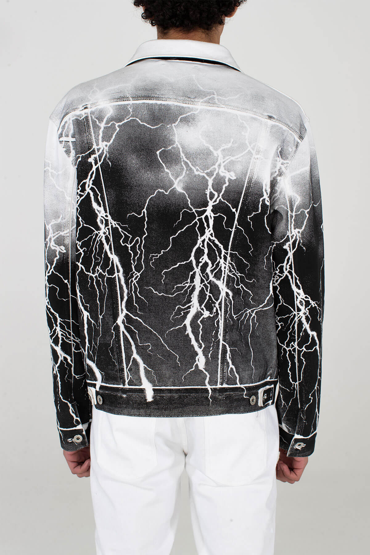 Esitellä 104+ imagen lightning jacket