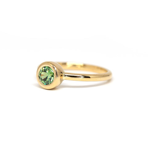 gold_ring_demantoid_round_gemstone_bena_jewelry_fine_jewelry_montreal