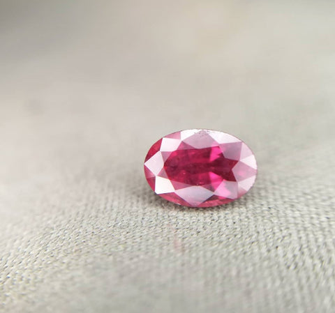 Ovale Gemstone