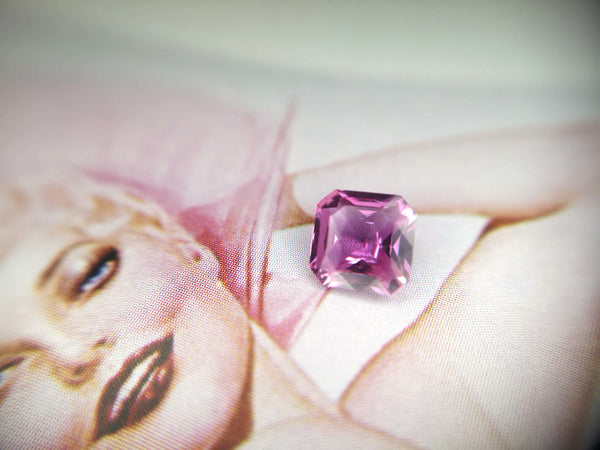 Pink Sapphire Loose Gemstone for Custom Made Jewellery in Montreal by Bena Jewelry