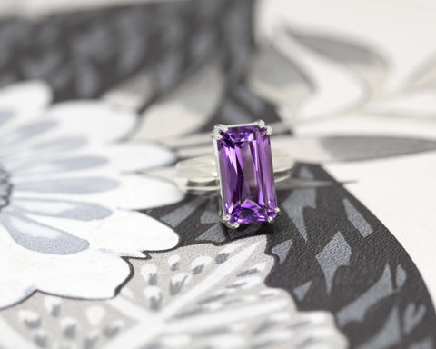 amethyst_rectangle_silver_statement_ring_montreal_custom_made_ring_bena_jewelry