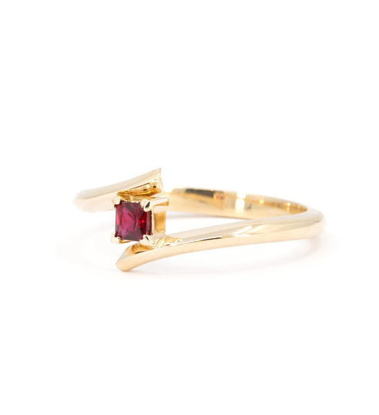 Kink Ruby Ring Custom Made in Montreal by Bena Jewelry