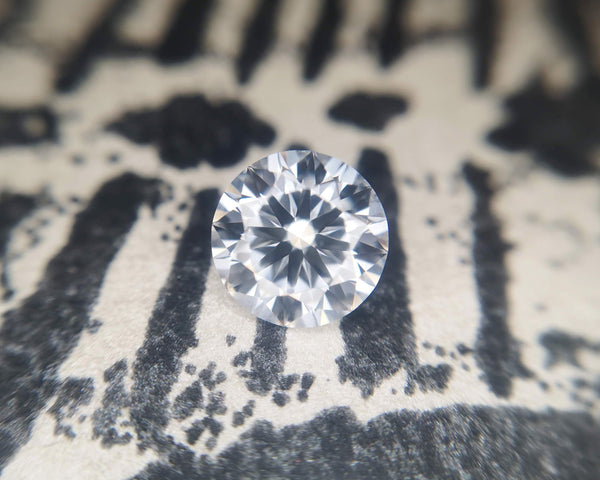 Round Shape Lab Grown Diamond Gemstone by Bena Jewelry Montreal