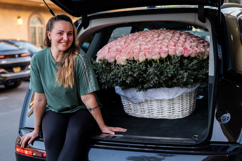 big rose bucket in LA | Floral5.com