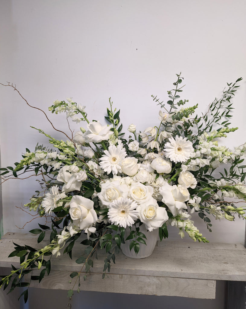 The FTD Morning Stars Arrangement (S2-4438d) – Beaudry Flowers