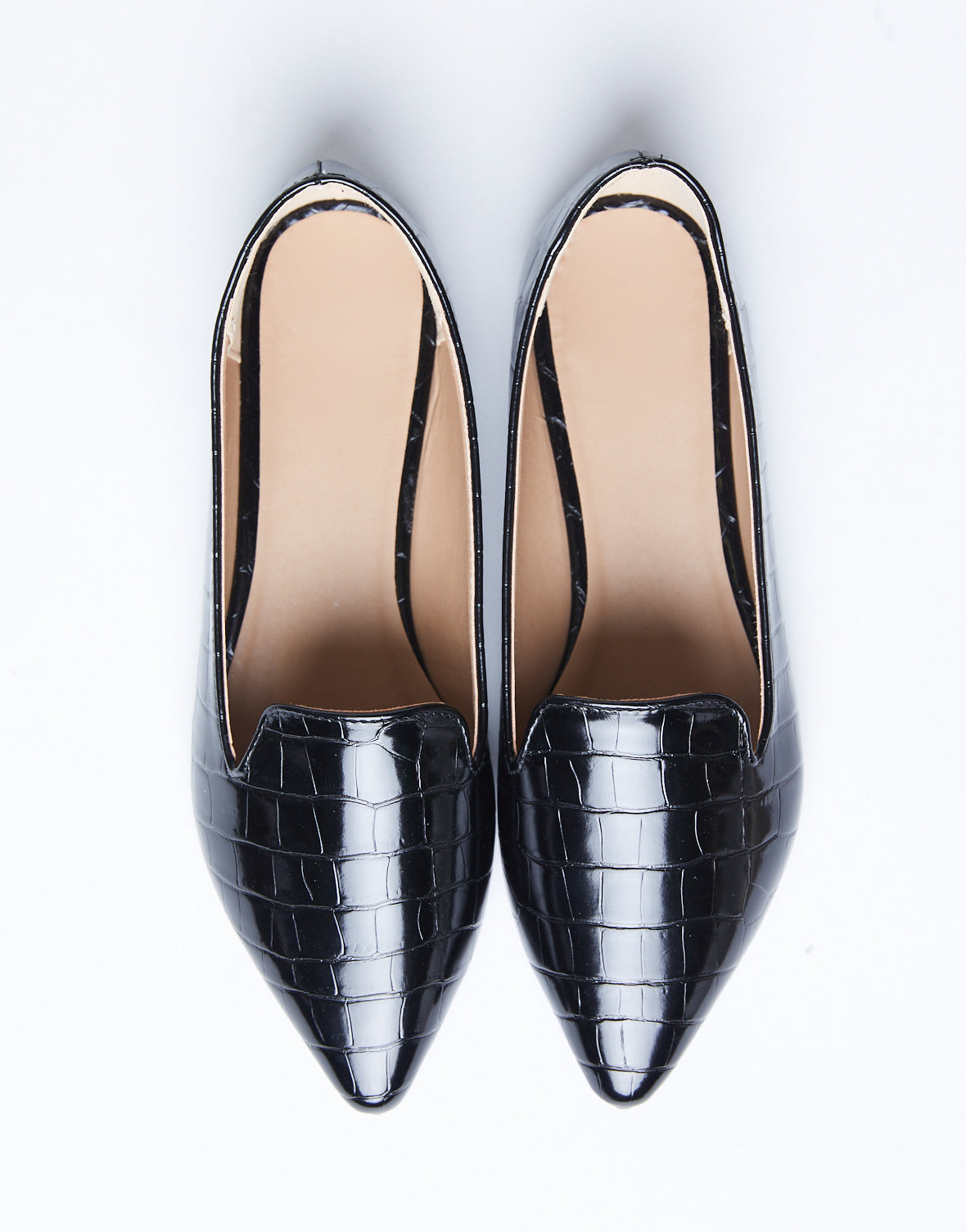 pointed loafers