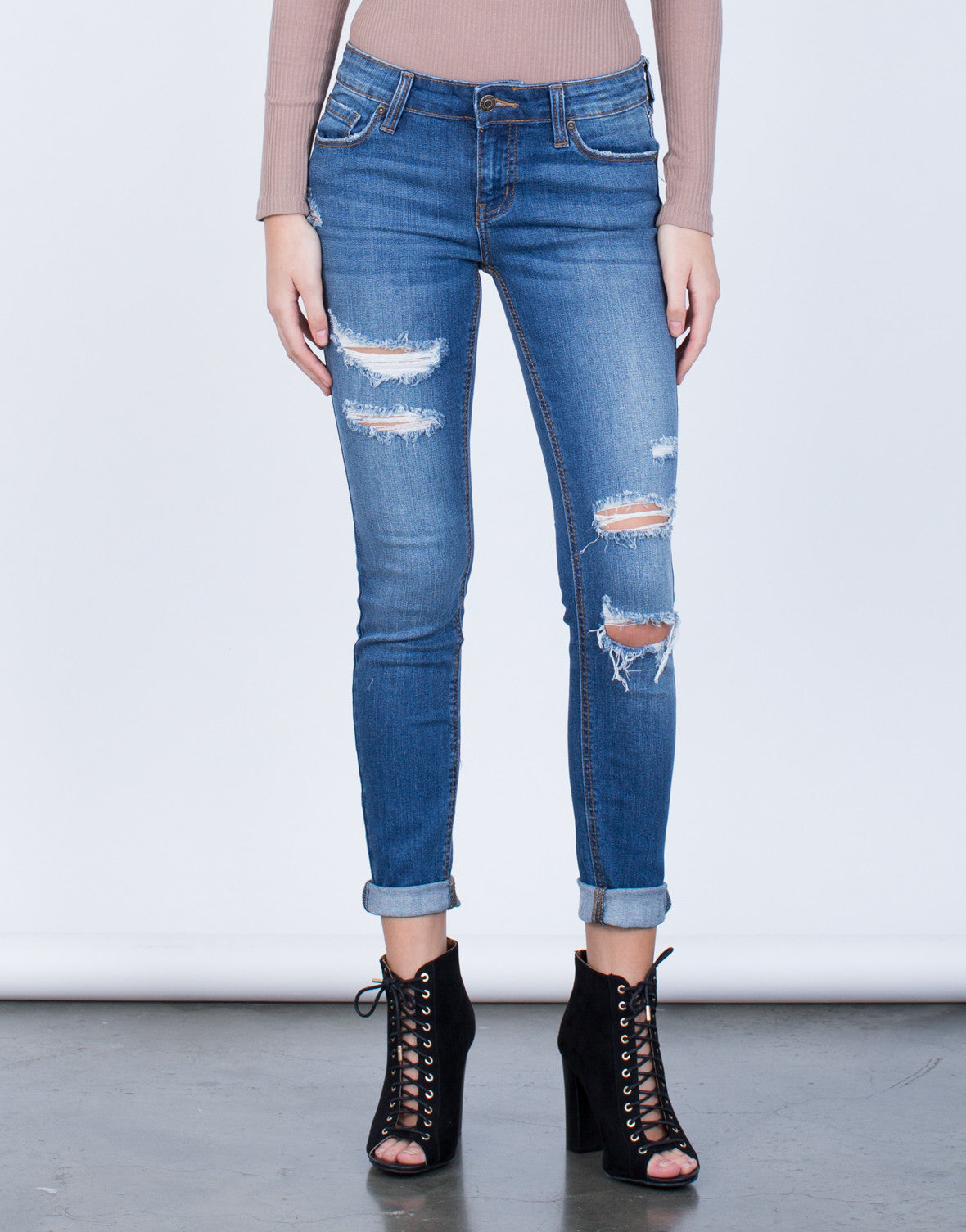 Classic Distressed Skinny Jeans – 2020AVE