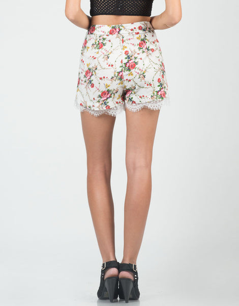 High Waisted Floral Lace Shorts – 2020AVE