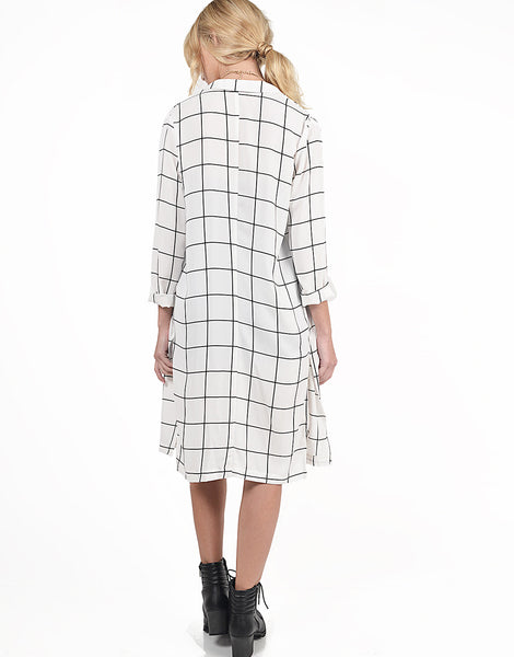 Lengthy Checkered Cardigan - Medium – 2020AVE