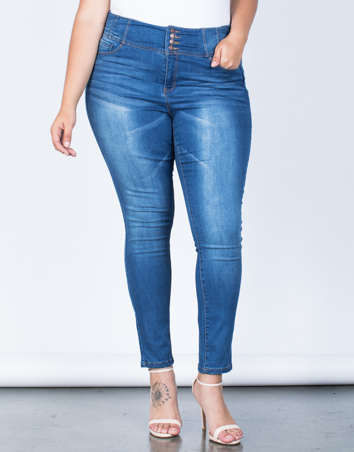 Plus Size Buttoned High Up Jeans – 2020AVE