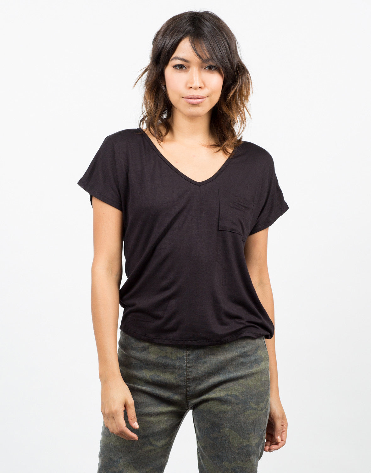 Pocket V-Neck Tee – 2020AVE