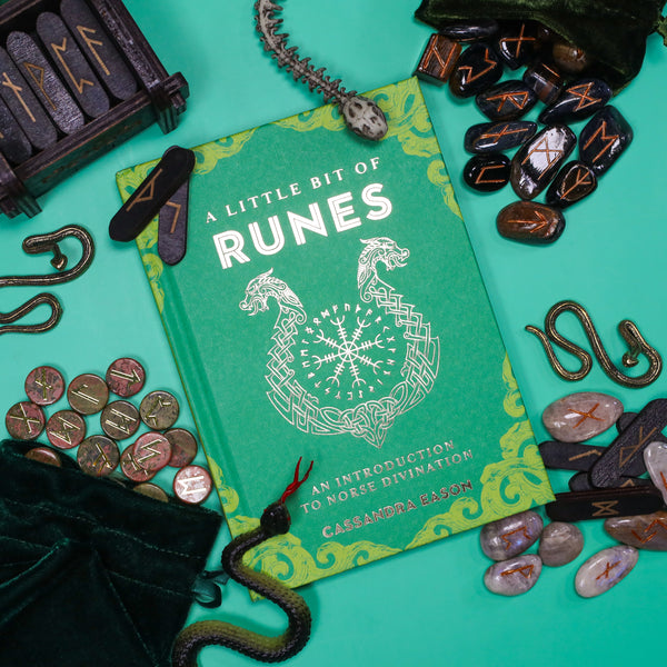 Learn how to read runes with this fantastic gift set