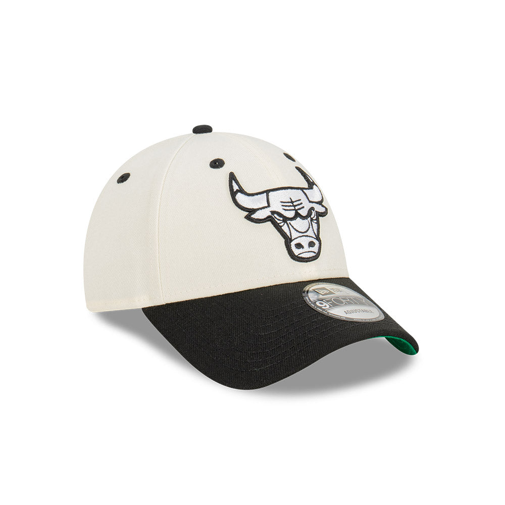 New Era Chicago Bulls Black/White Striped Side Lineup 9FIFTY Adjustable Hat