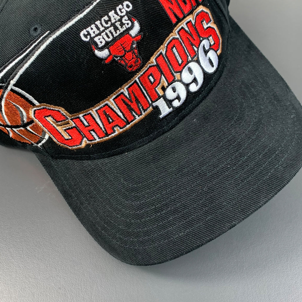 Chicago Bulls Youth Bleach Out Deadstock Snapback Hat - Red