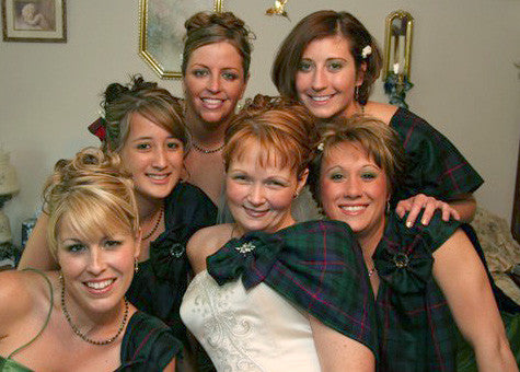 Lynette & her bridesmaids wearing her family's tartan