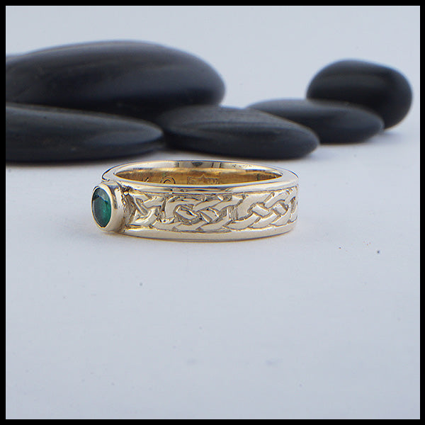 Josephine's Knot Band in Gold with Emerald