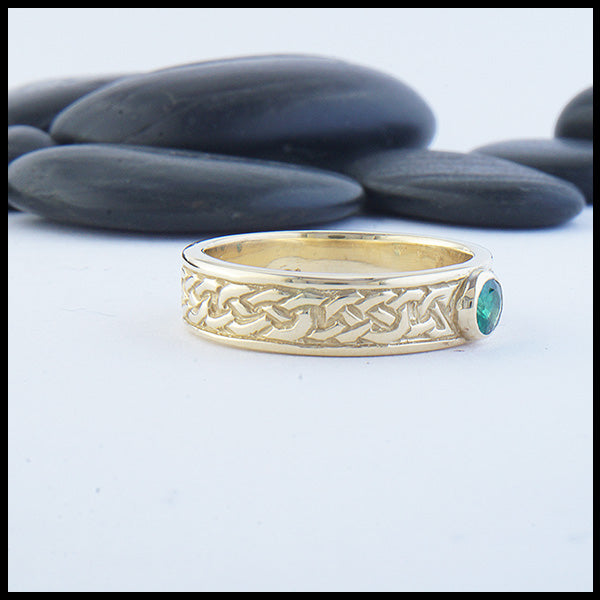 Josephine's Knot Band in Gold with Emerald